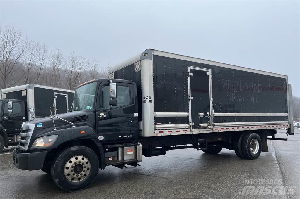 Hino 268A Camion Fourgon