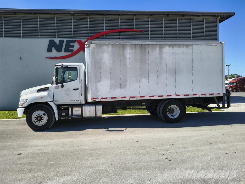 Hino 268A Camion Fourgon