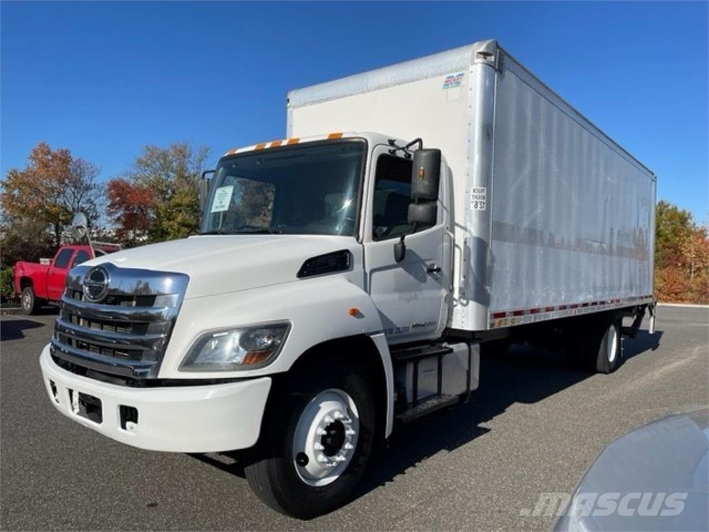 Hino 268A Camion Fourgon