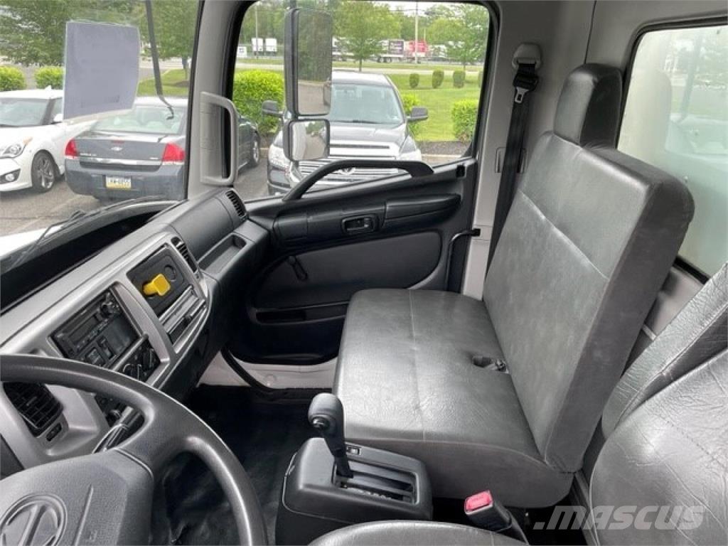 Hino 268A Camion Fourgon