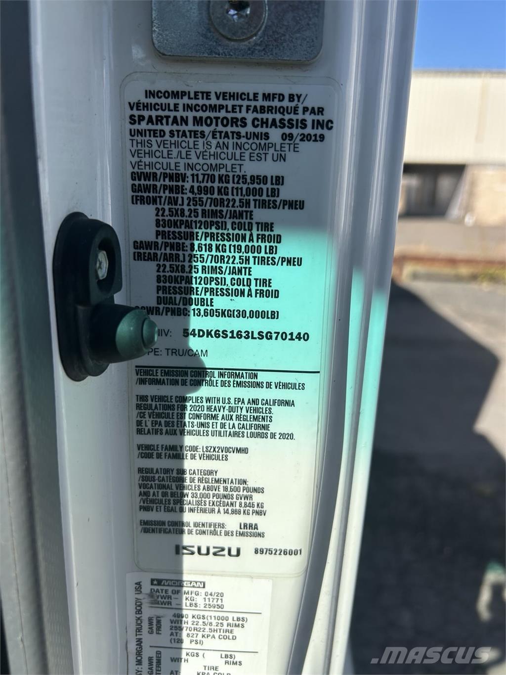 Isuzu FTR Camion Fourgon