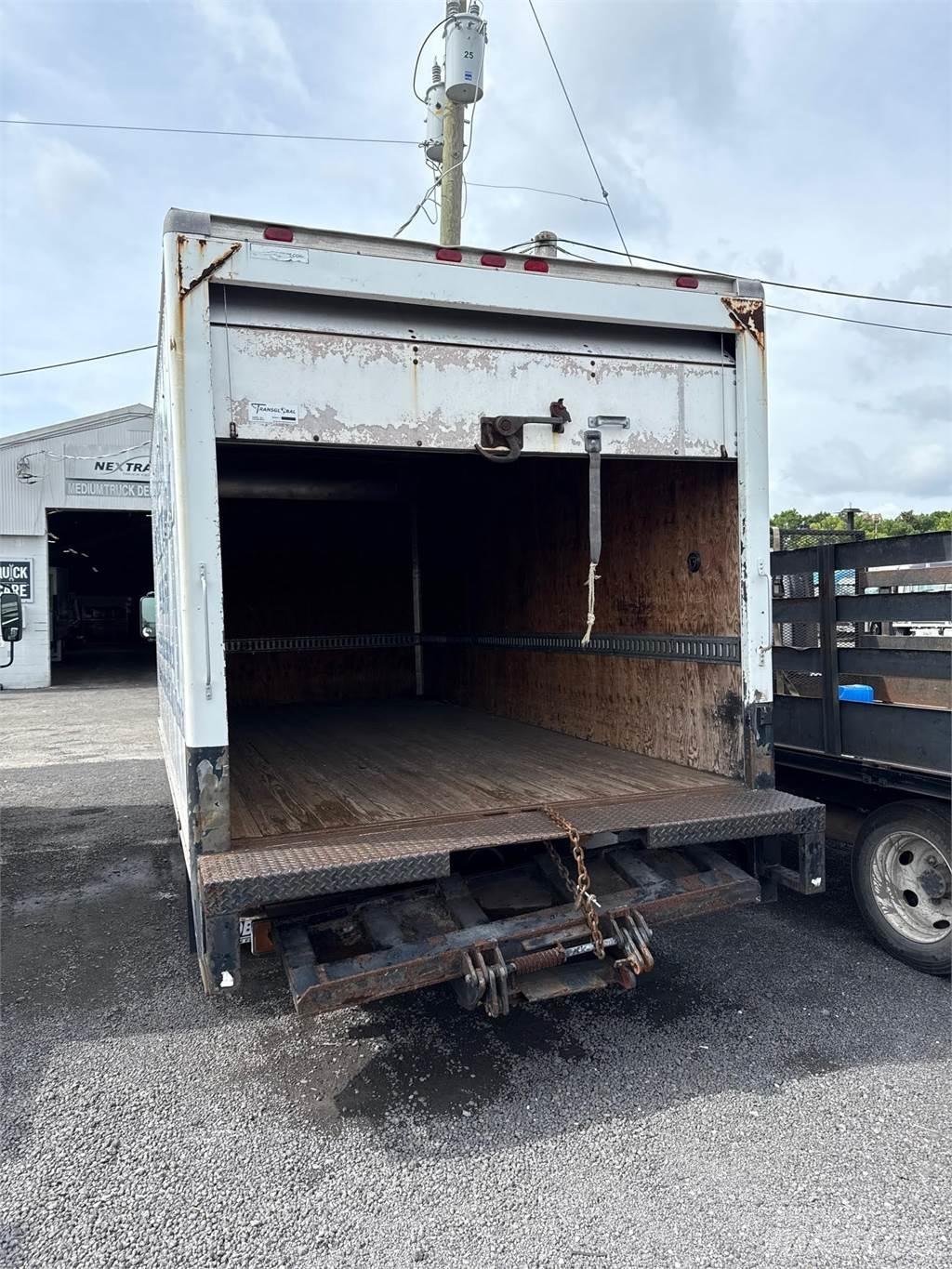 Isuzu NPR Camion Fourgon