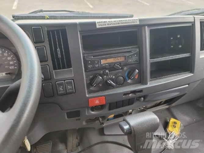 Isuzu NPR HD EFI 14' Camion benne