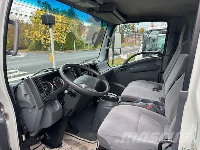 Isuzu NQR Camion Fourgon