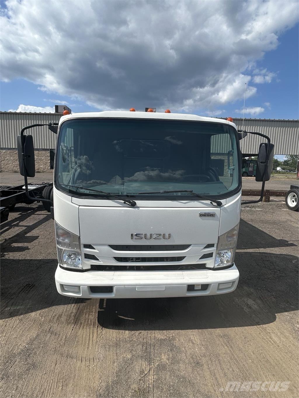 Isuzu NQR Camion benne
