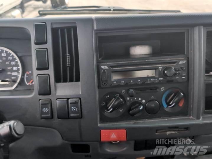 Isuzu NRR Autre camion