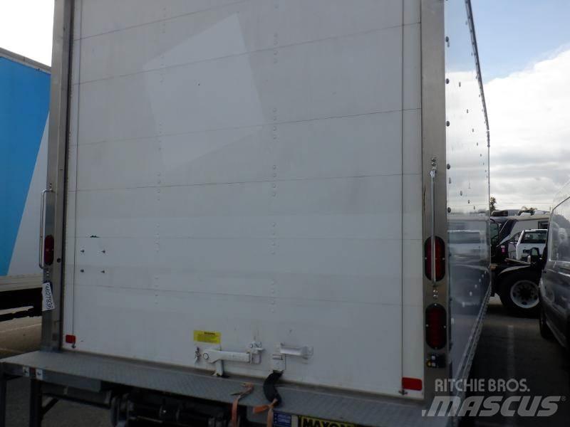 Isuzu NRR Camion Fourgon