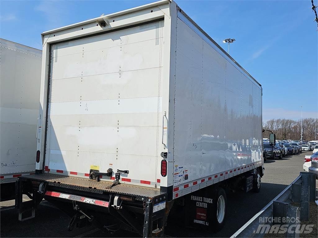Isuzu NRR Camion Fourgon