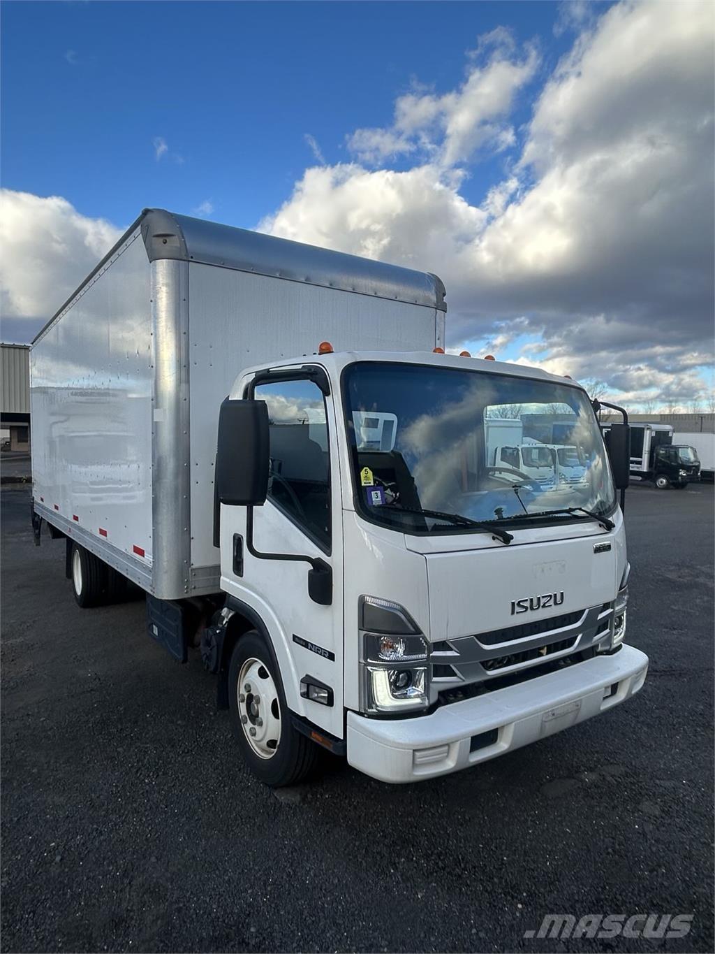 Isuzu NRR Camion Fourgon