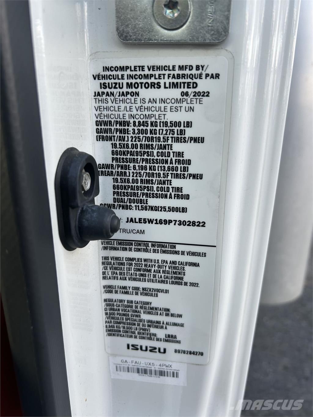 Isuzu NRR Camion Fourgon