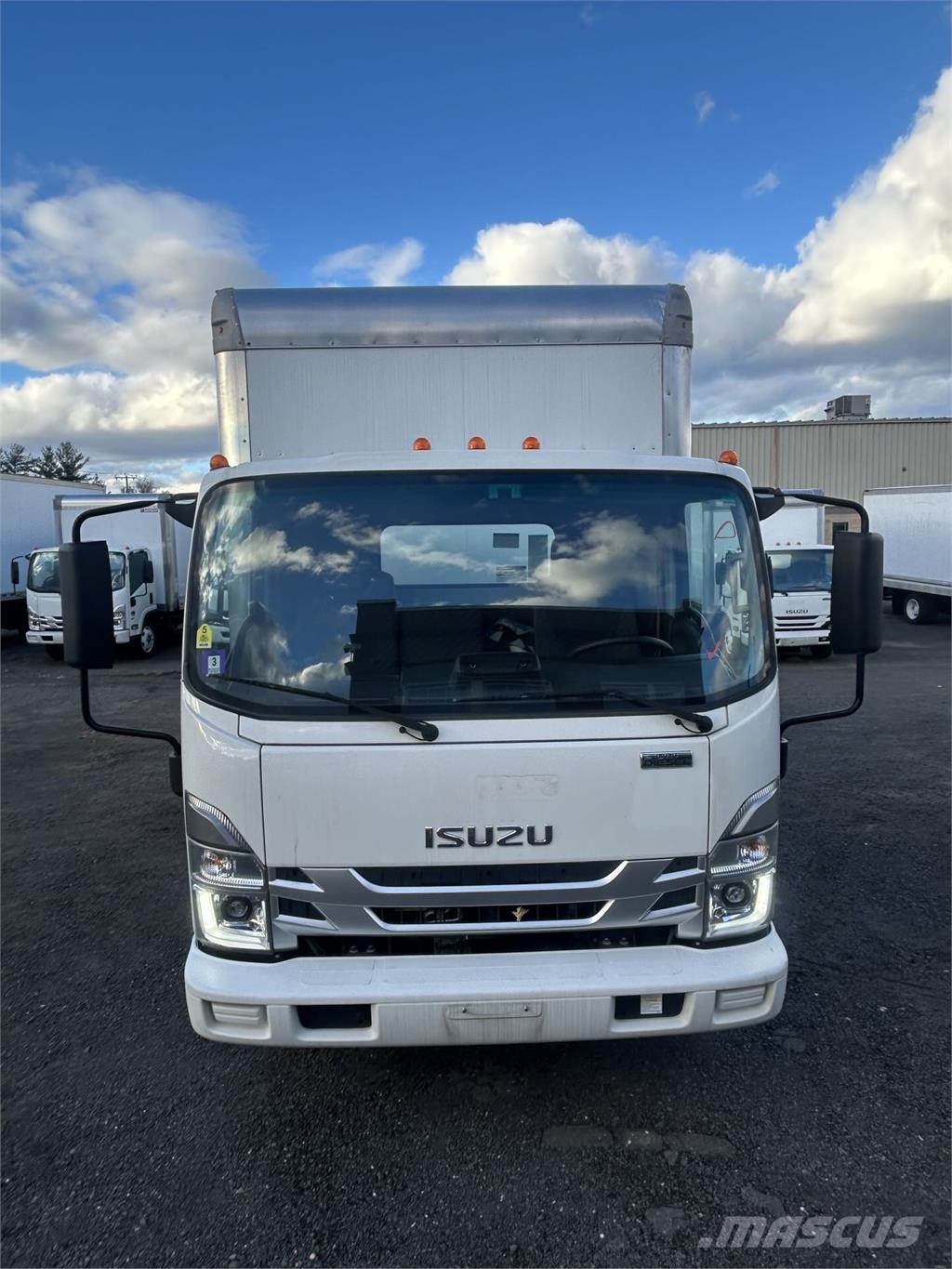 Isuzu NRR Camion Fourgon