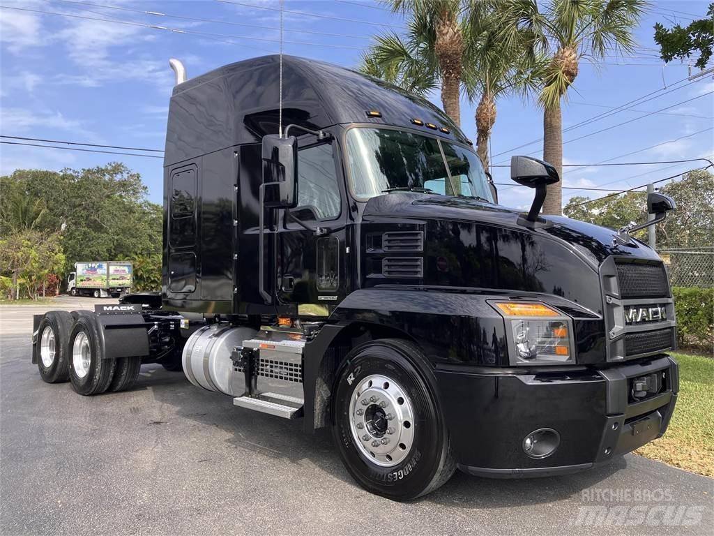 Mack AN64T Tracteur routier