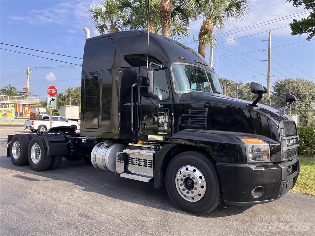 Mack AN64T Tracteur routier