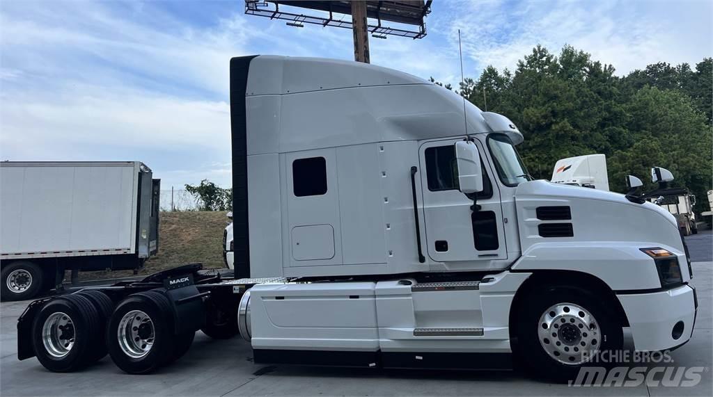 Mack AN64T Tracteur routier