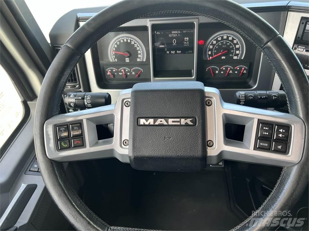Mack AN64T Tracteur routier