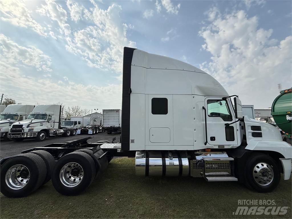 Mack AN64T Tracteur routier