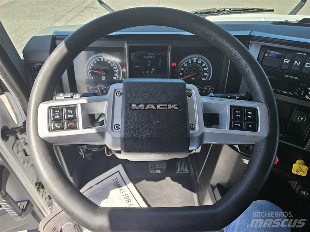 Mack AN64T Tracteur routier