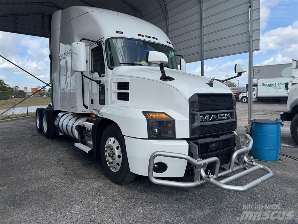 Mack AN64T Tracteur routier