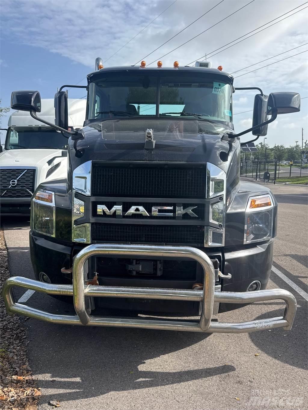 Mack AN64T Tracteur routier