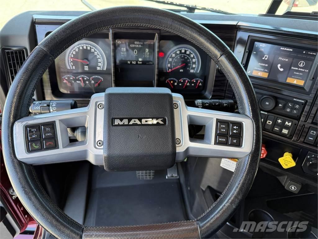 Mack AN64T Tracteur routier