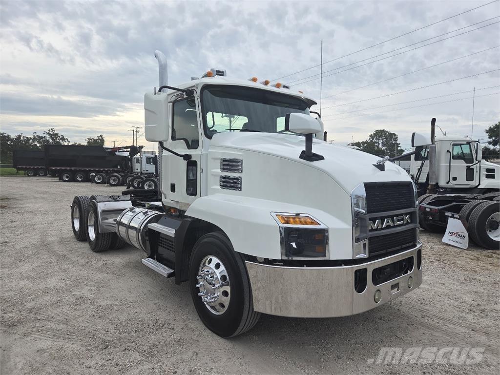 Mack AN64T Tracteur routier