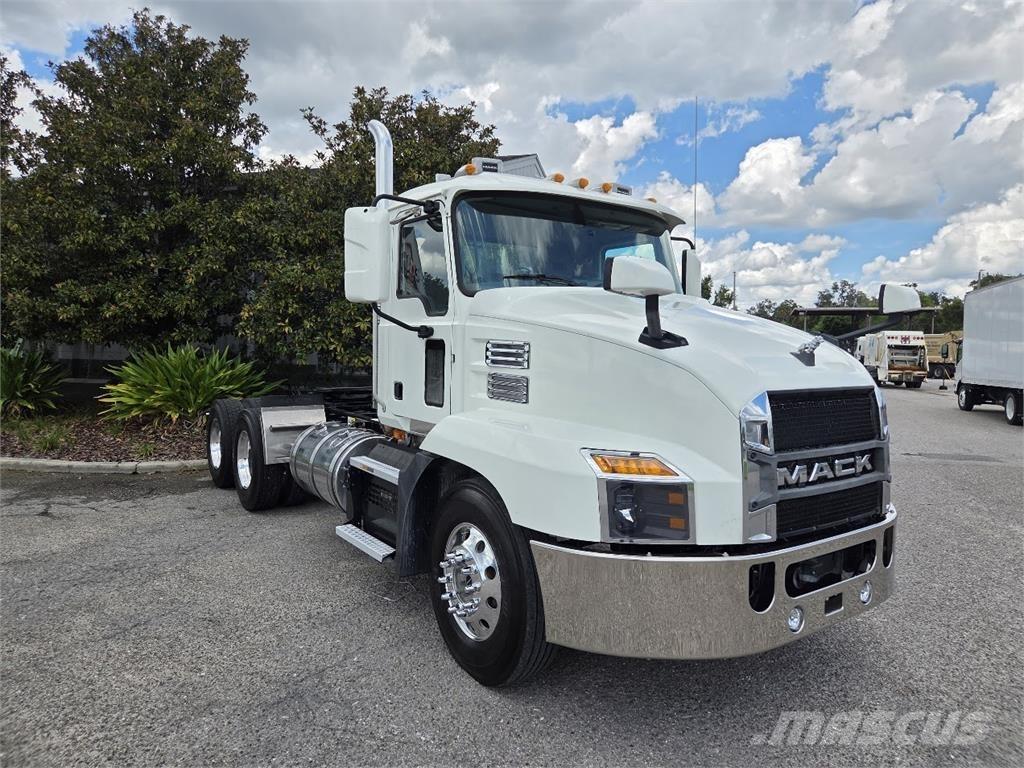Mack AN64T Tracteur routier