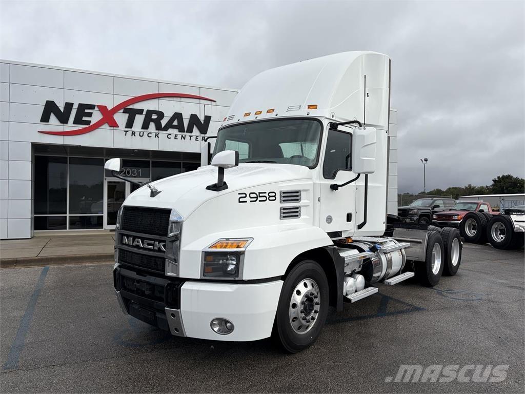 Mack AN64T Tracteur routier