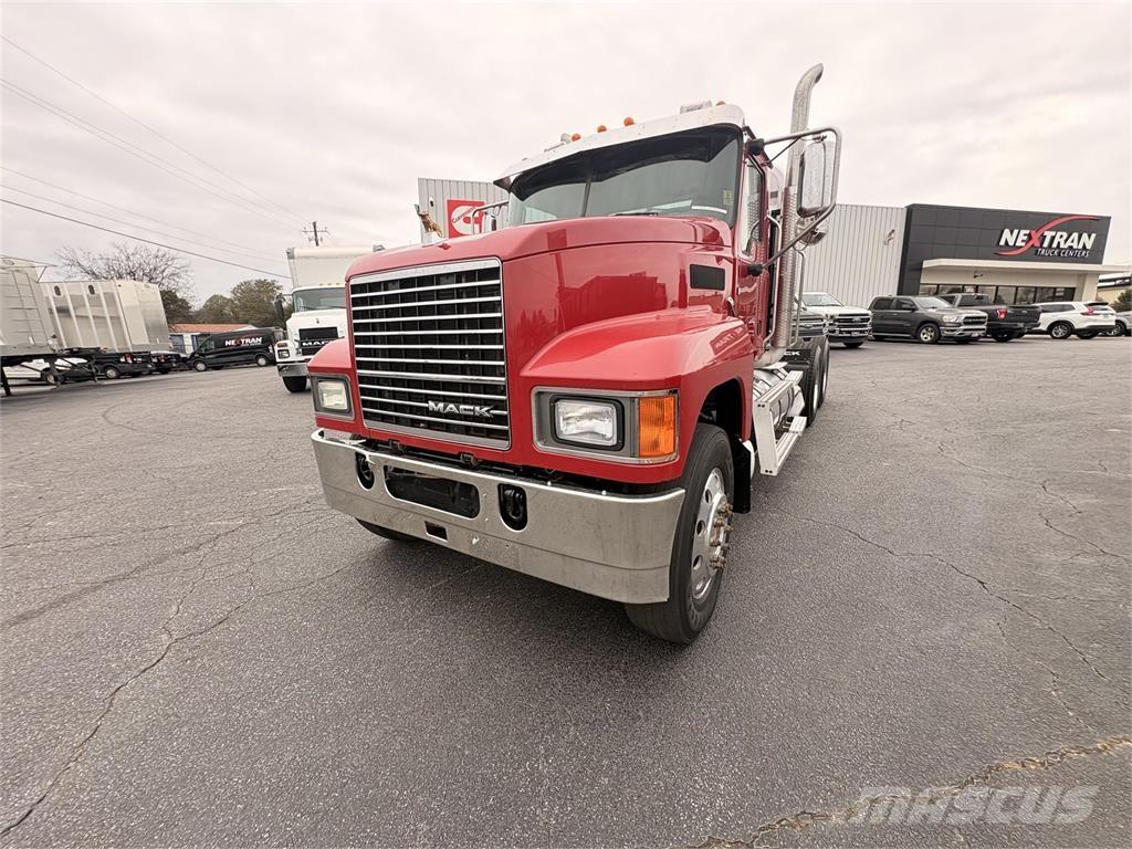 Mack CHU613 Tracteur routier