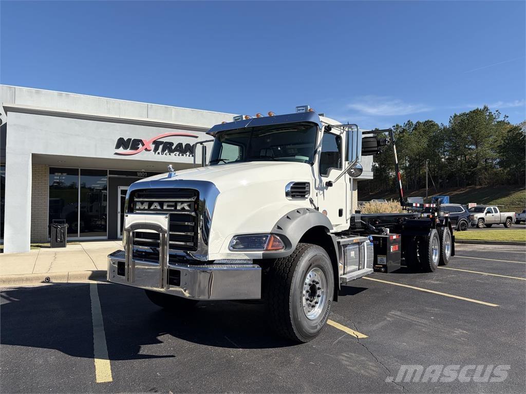 Mack GR64B Autre camion