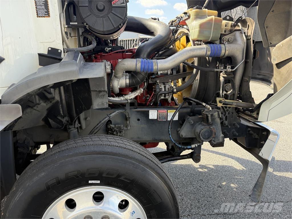 Mack GR64B9 Tracteur routier