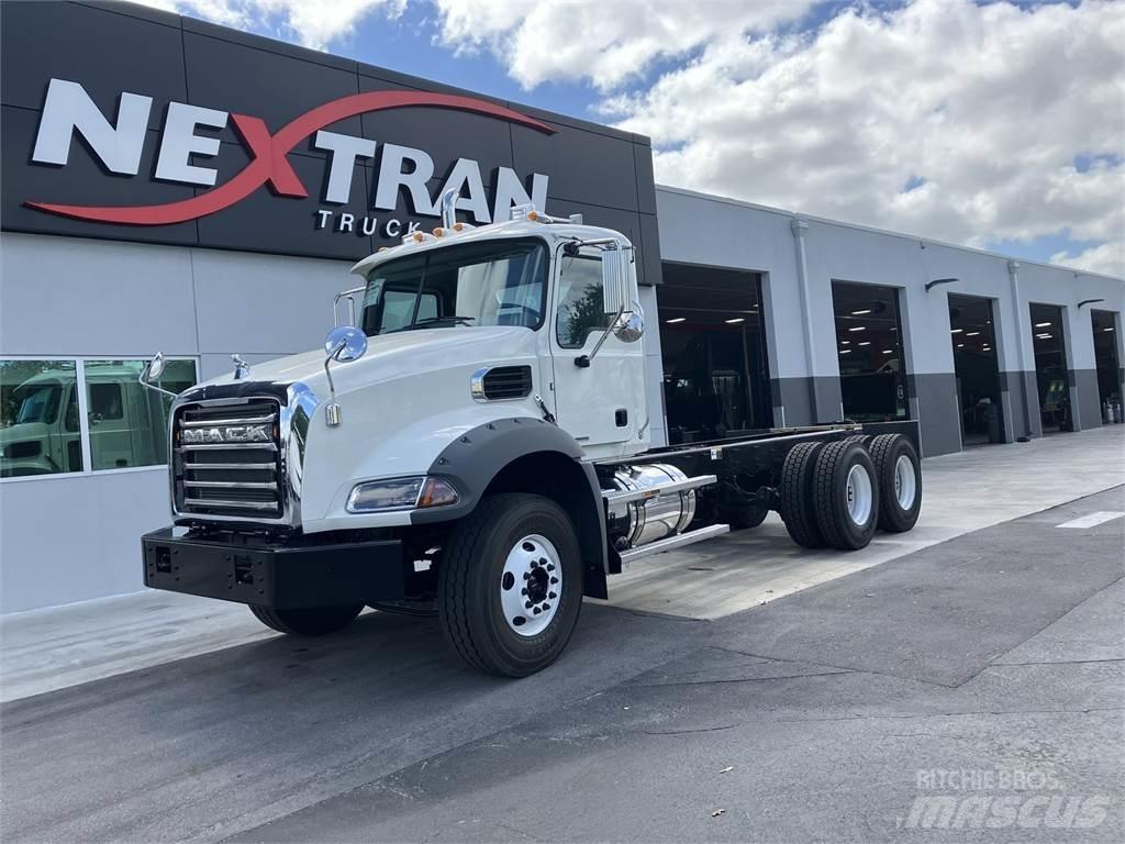 Mack GR64BRX Châssis cabine