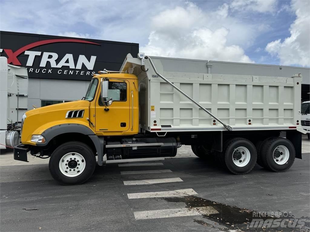 Mack GR64BRX Camion benne