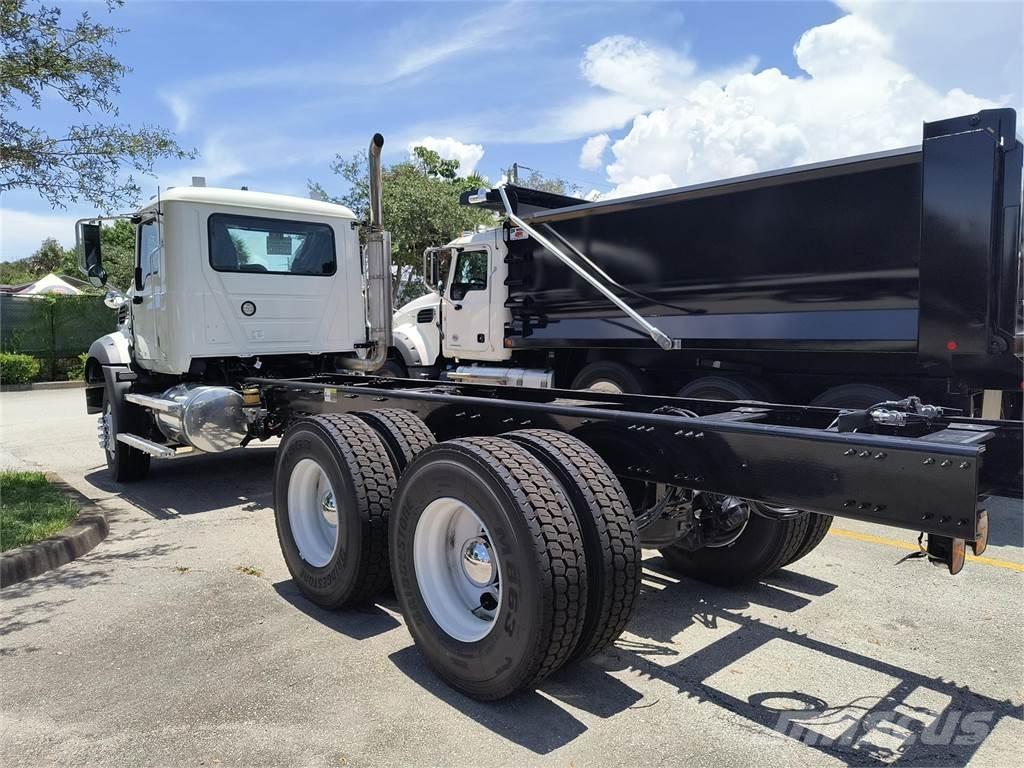 Mack GR64BX Camion malaxeur