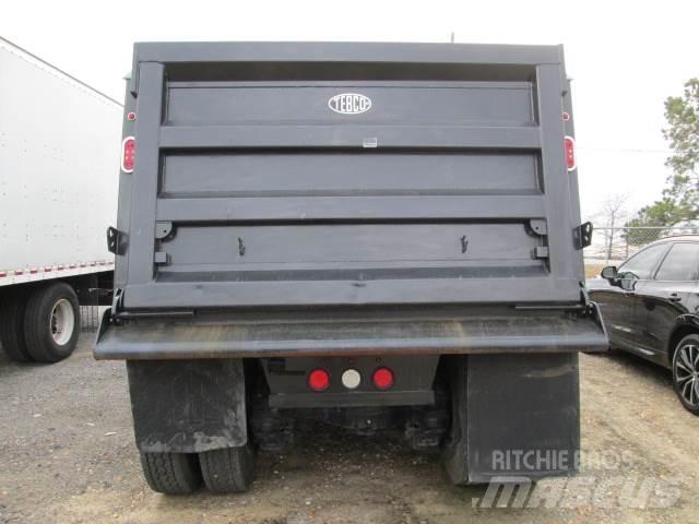 Mack GR64F Camion benne