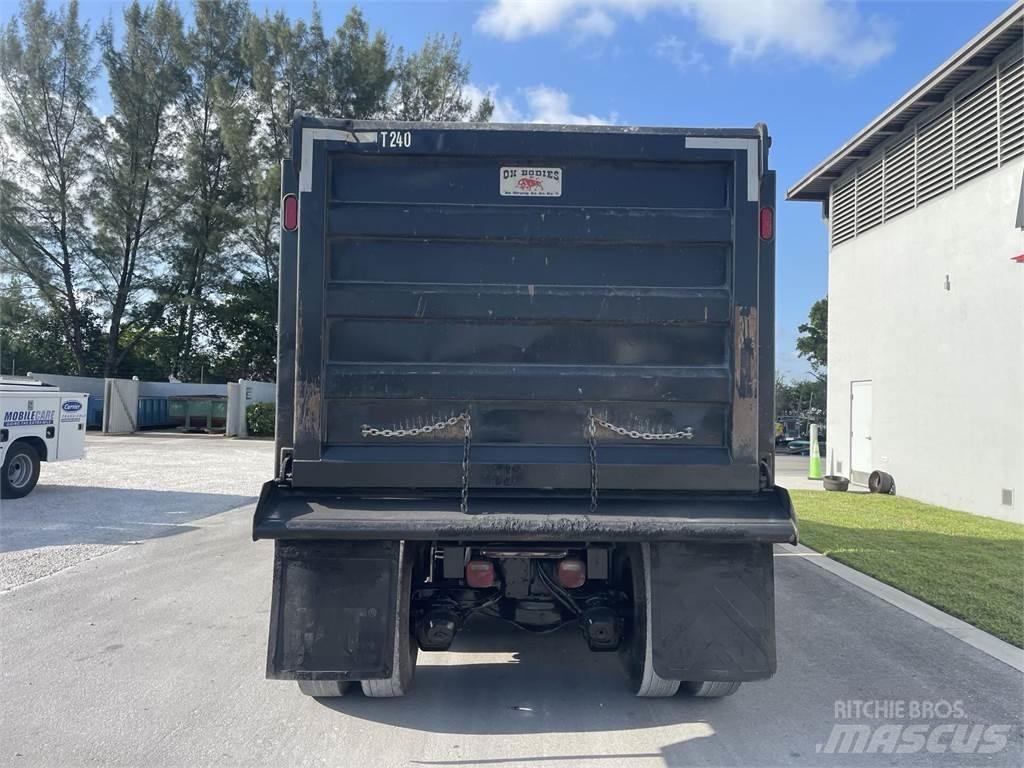 Mack GR64F Camion benne