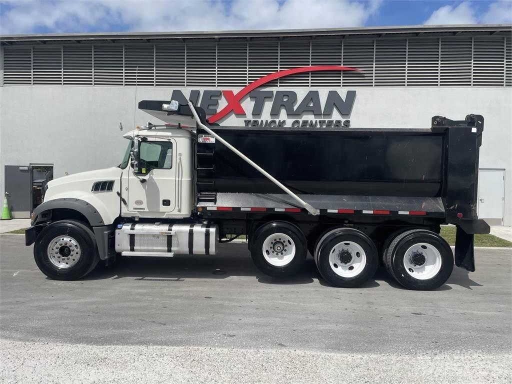 Mack GR64F Camion benne