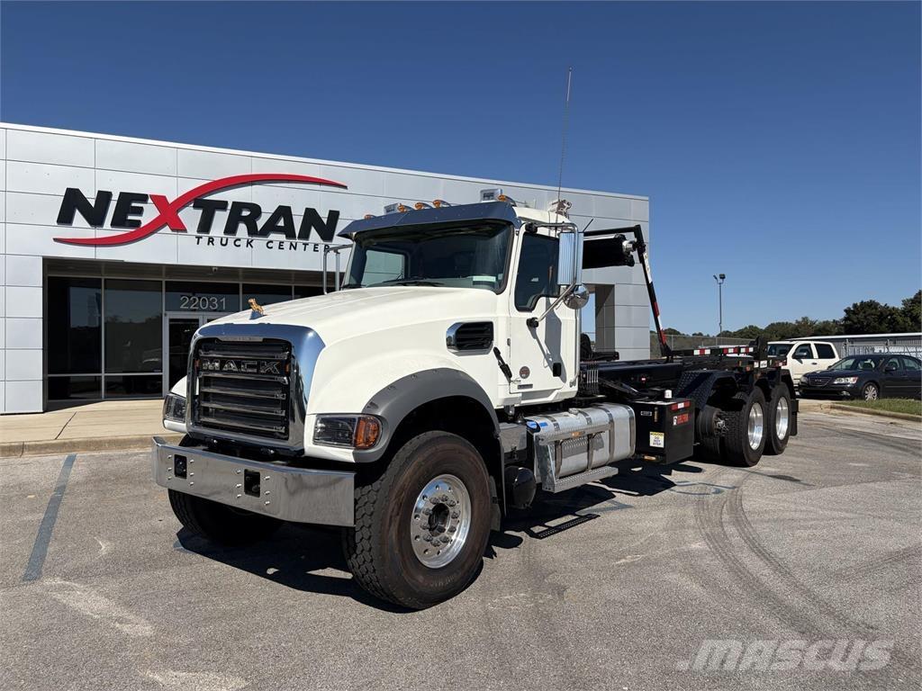 Mack GR64F Autre camion
