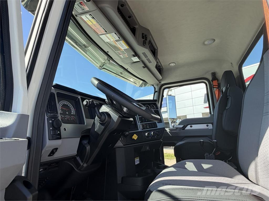 Mack GR64F Autre camion