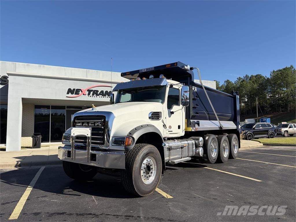 Mack GR64FR Camion benne