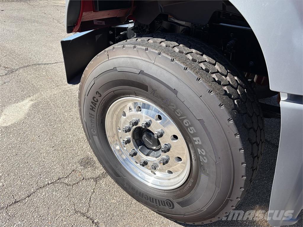 Mack GR64FR Camion malaxeur