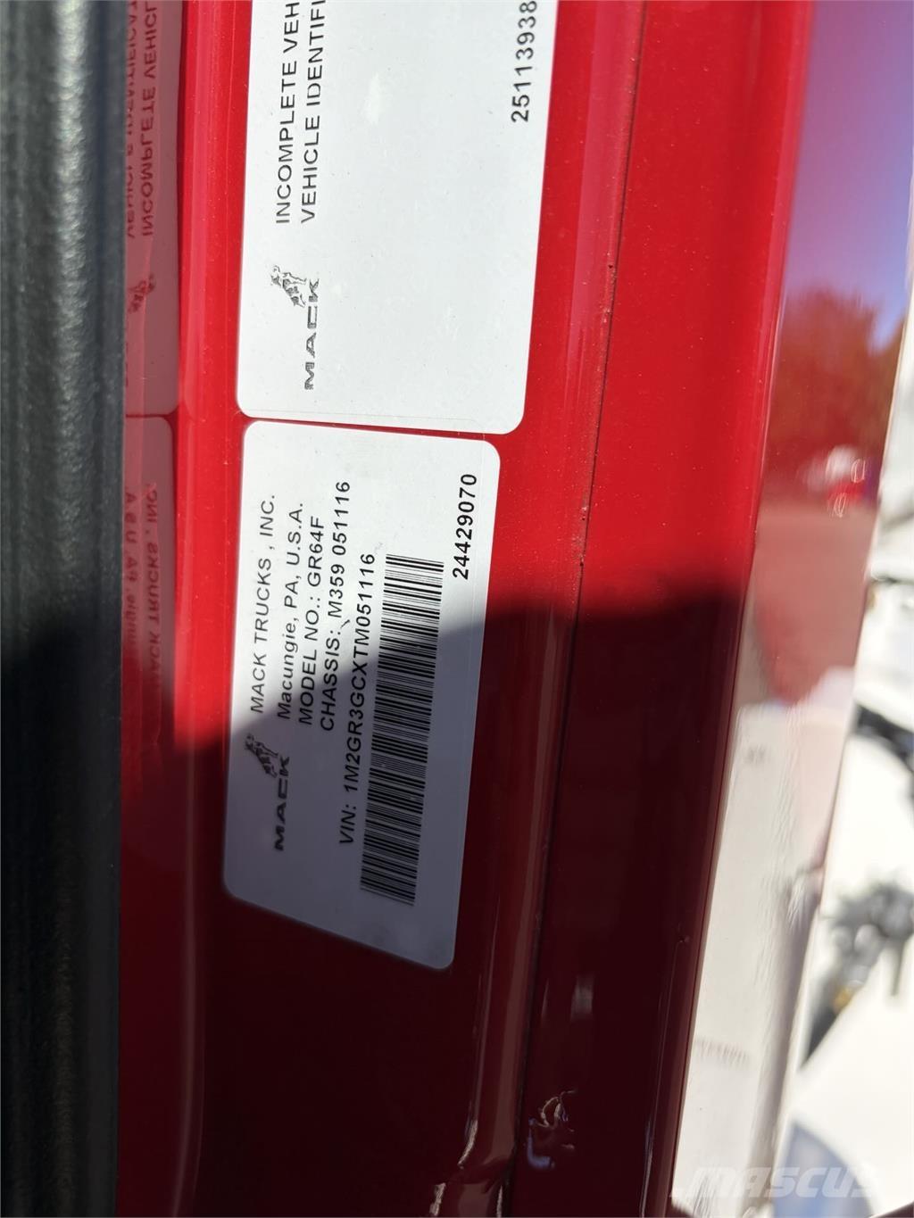 Mack GR64FR Camion malaxeur