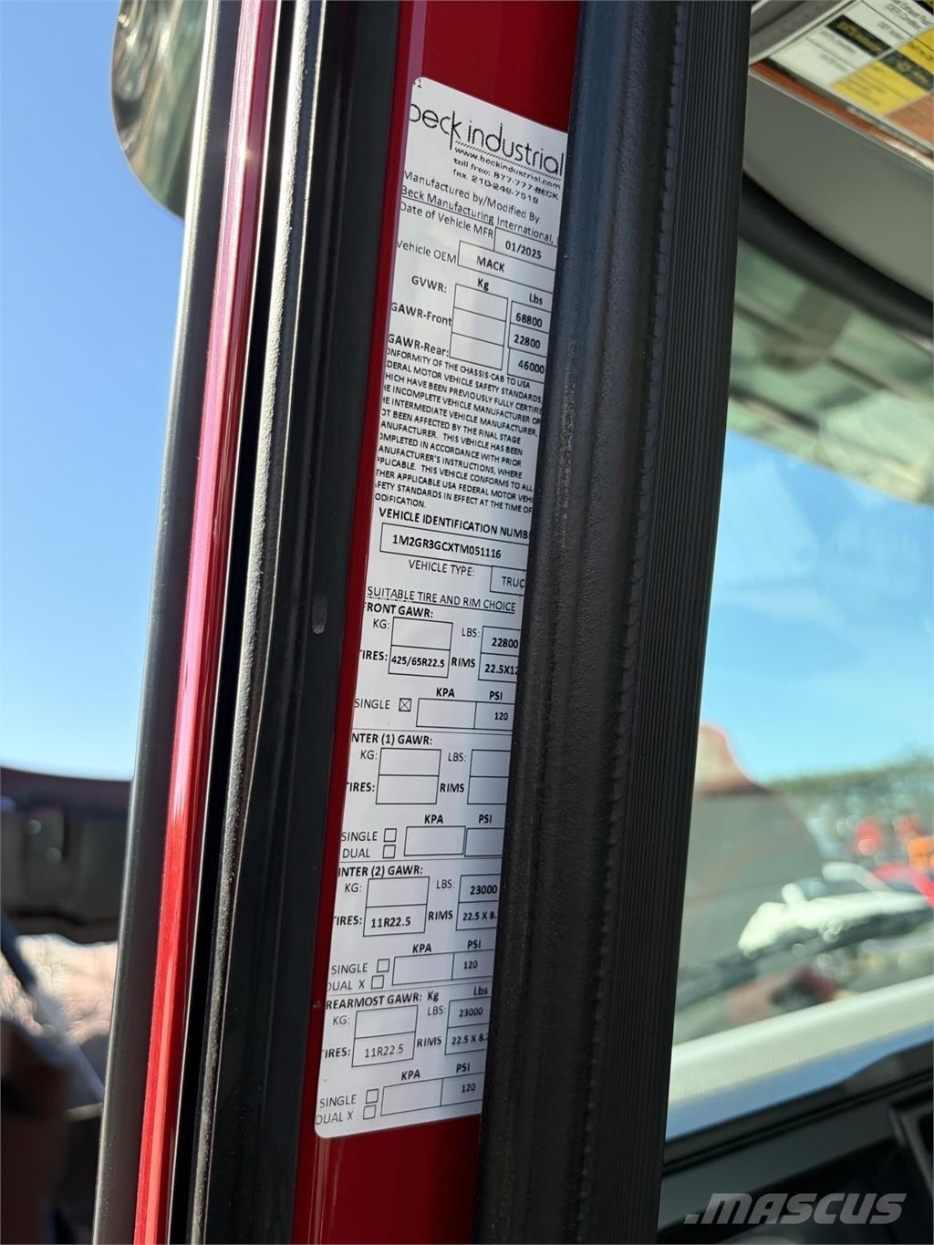 Mack GR64FR Camion malaxeur