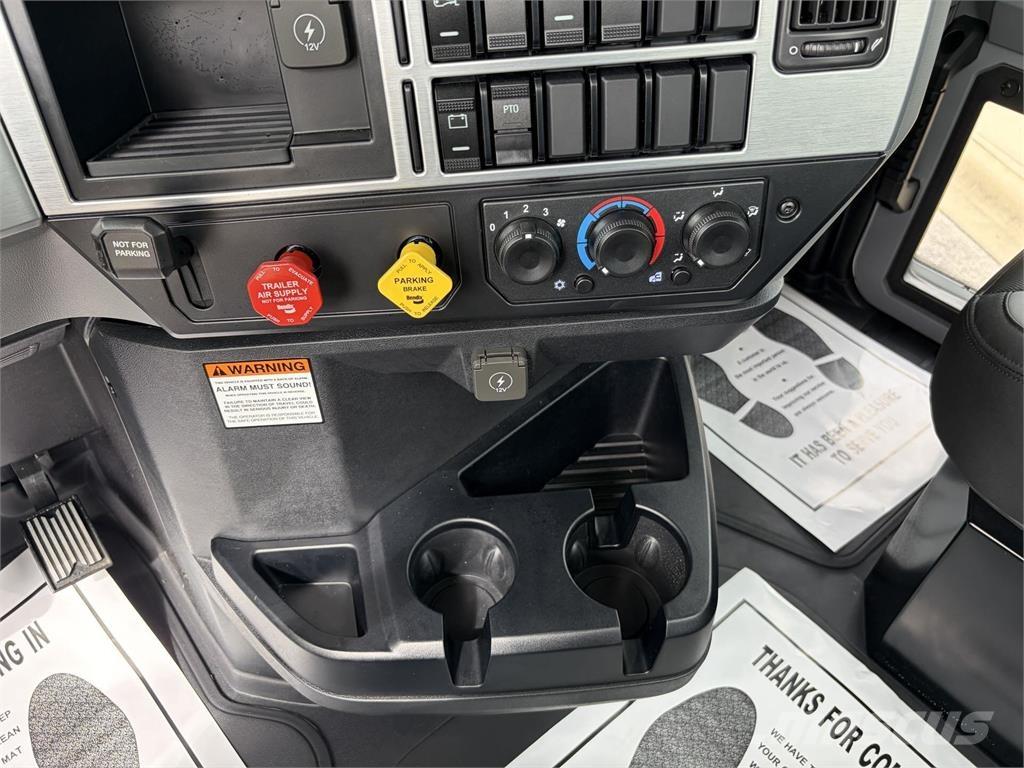 Mack GR64FT Tracteur routier