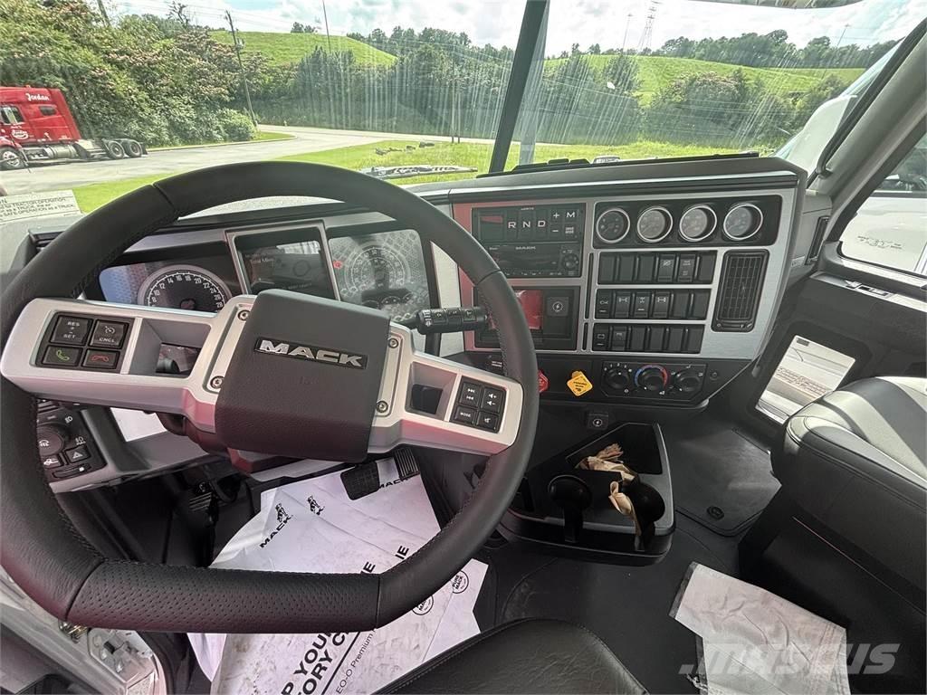 Mack GR64FT Tracteur routier