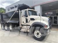 Mack GR84B Camion benne