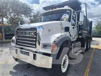Mack GR84B Camion benne