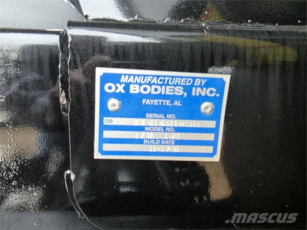 Mack GR84F Camion benne