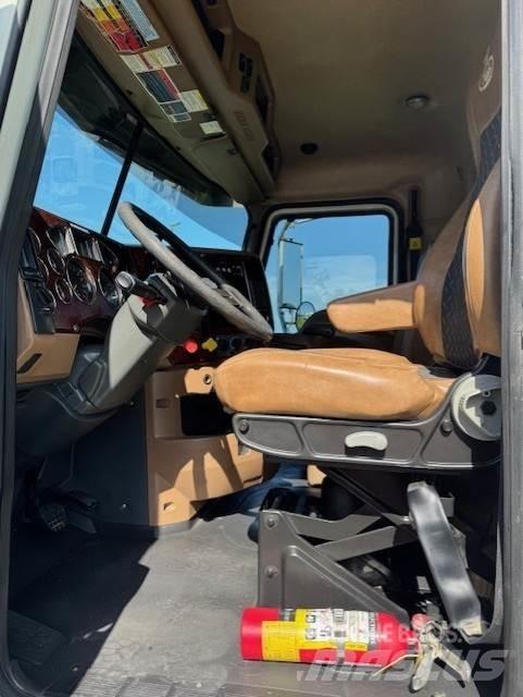 Mack GU713 Tracteur routier