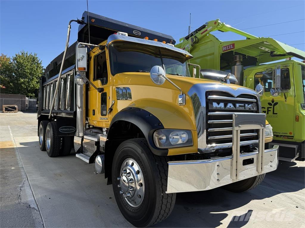 Mack GU713 Camion benne