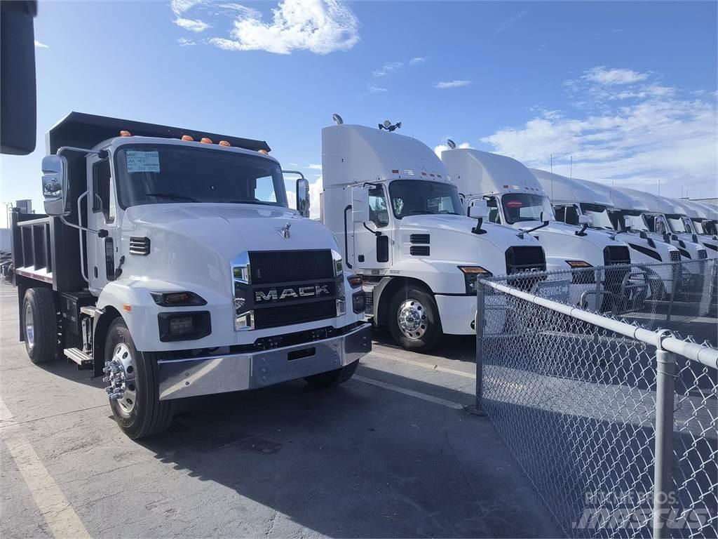 Mack MD7 42R Camion benne